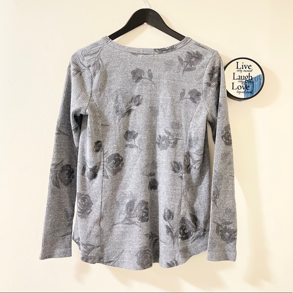 Anthropologie T.la V-Neck Longsleeves Top - Picture 3 of 10